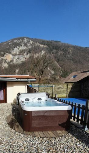 spa-jacuzzi-sauna-hammam-wellness-spa-Annecy